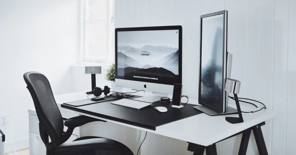 Minimalist Office For Creatives