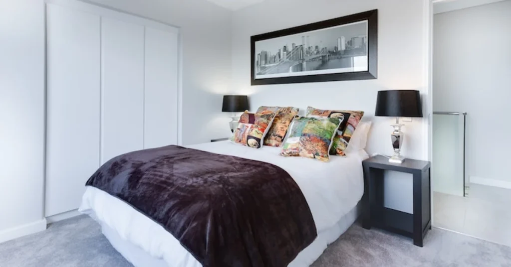 Decluttered Surfaces